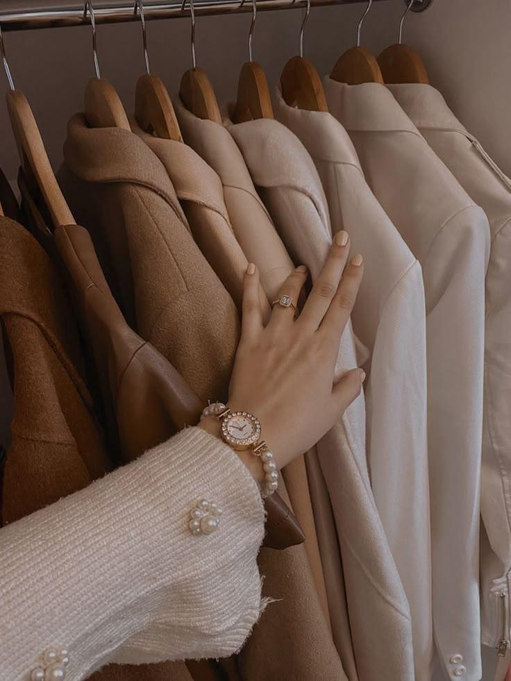 Análise Estratégica de Guarda-Roupa